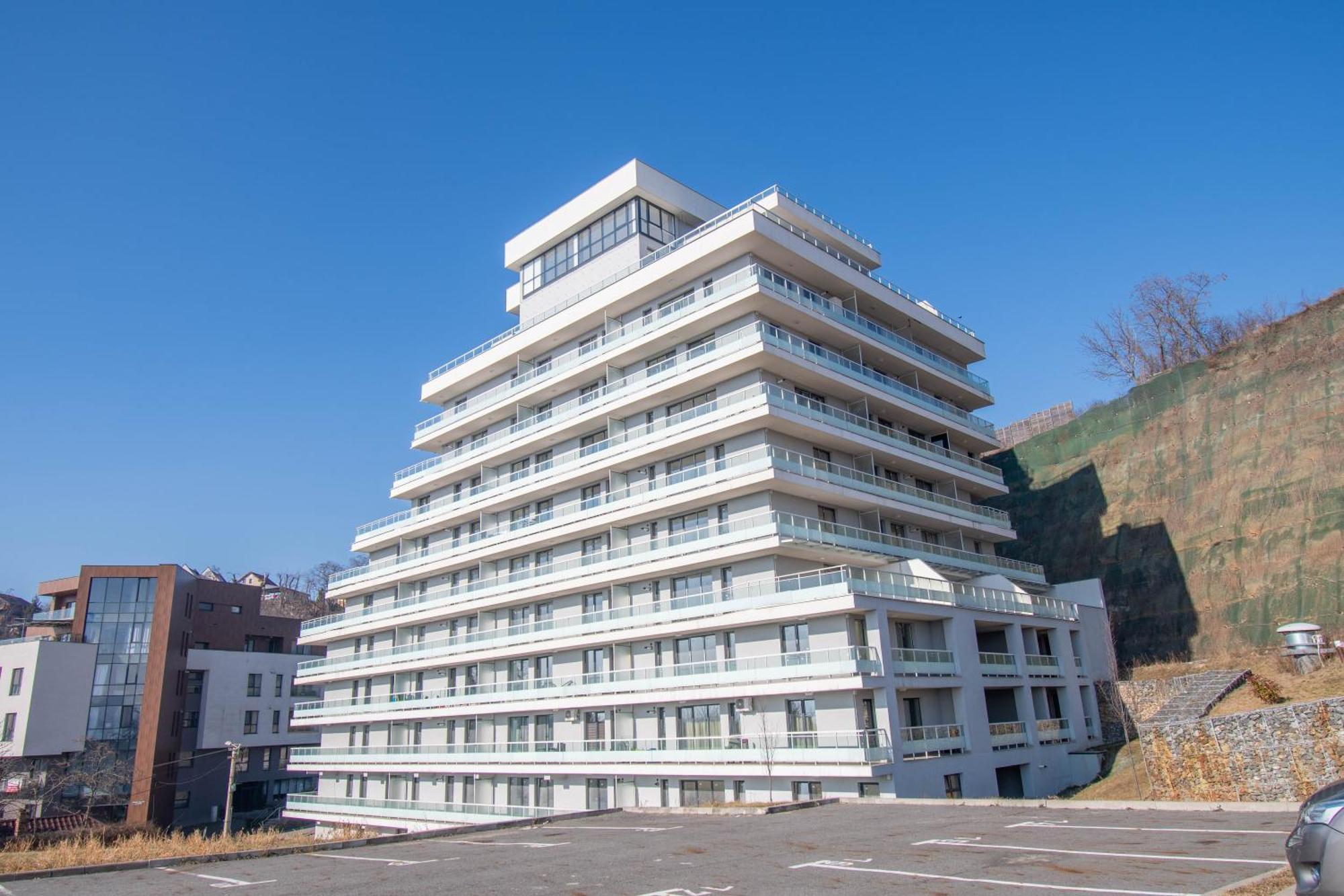 Alice Apartment *